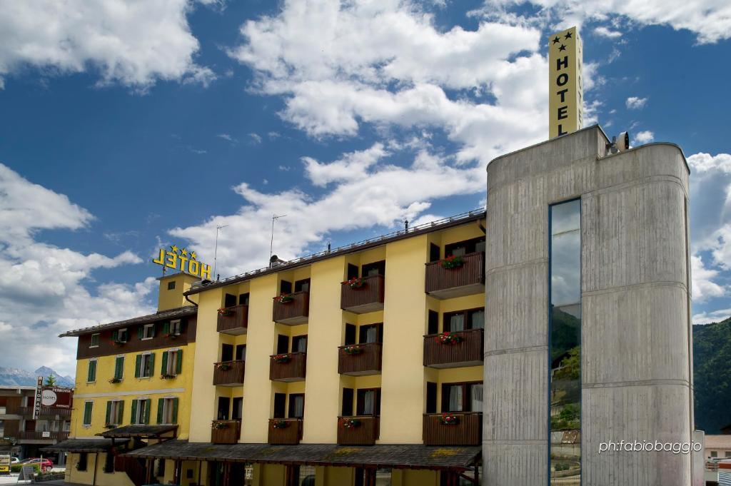 Hotel Ferrovia Calalzo di Cadore Eksteriør bilde