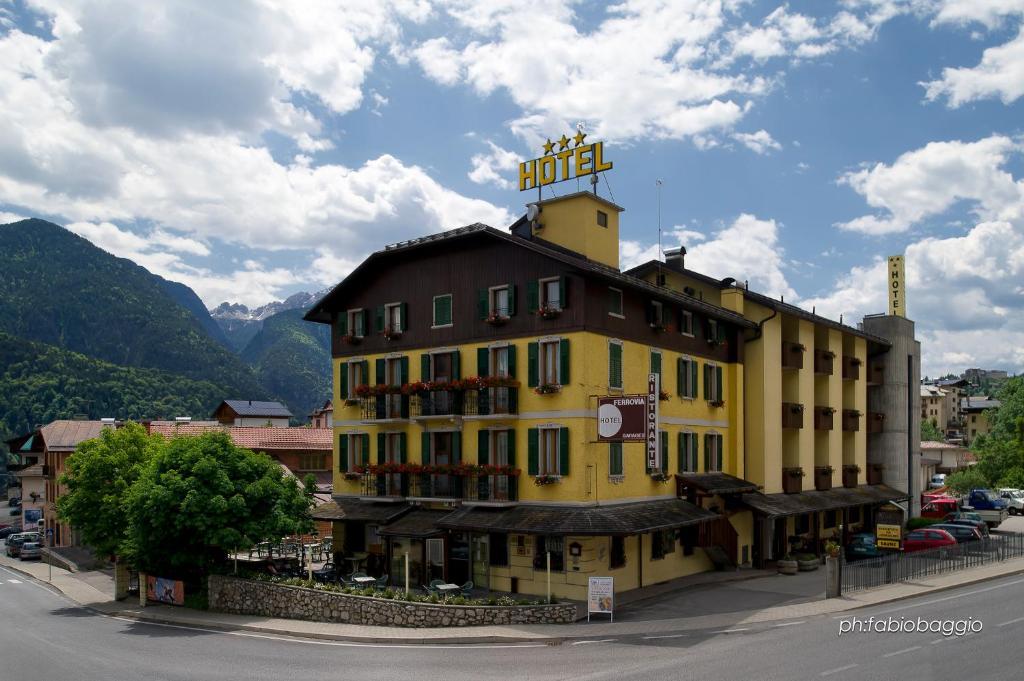 Hotel Ferrovia Calalzo di Cadore Eksteriør bilde